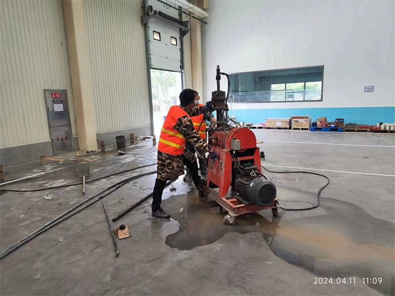 南岔厂房地面下沉塌陷注浆加固施工